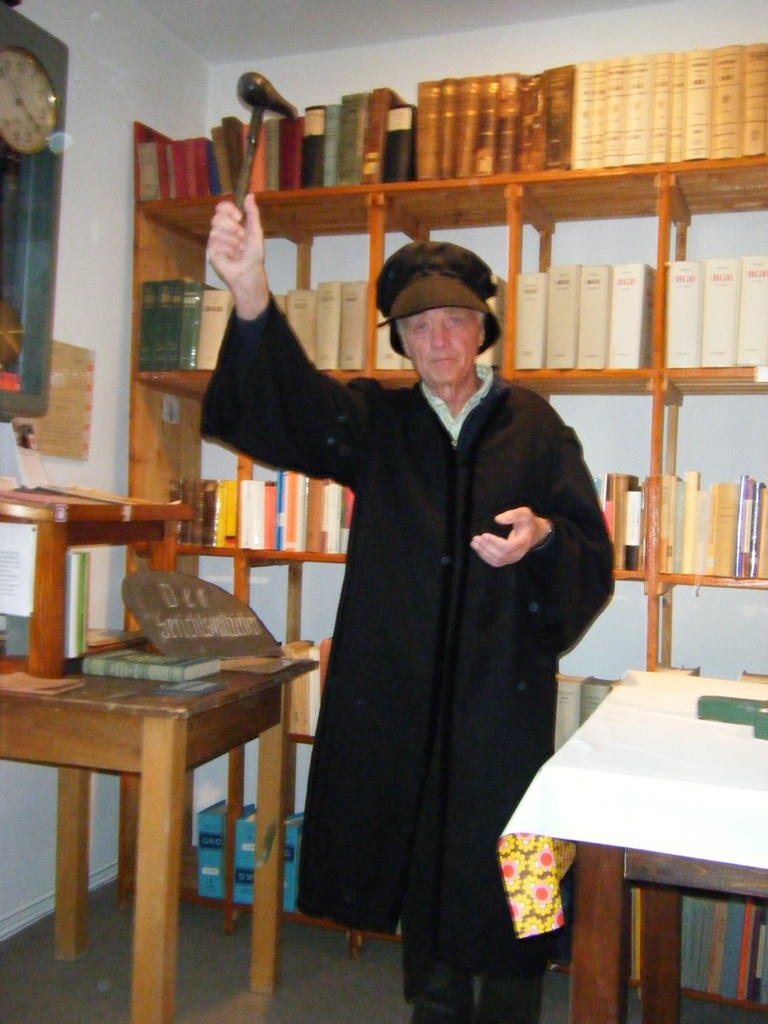 2010 gerichtsmuseum leiter