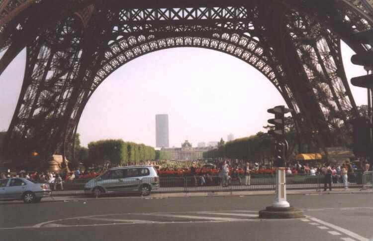 Eiffelturm2.jpg (46094 Byte)