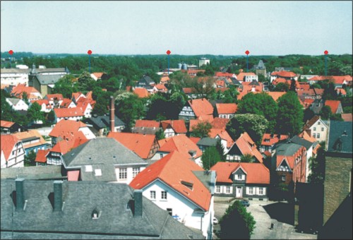 Blick auf Osthofentor mit Ballonen a